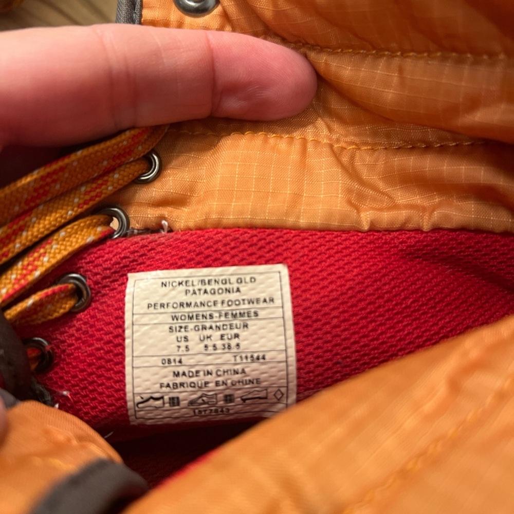 Patagonia women’s Gray and Orange Shoes 7.5 - Picture 6 of 6